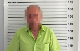 У дворі багатоповерхівки хмельничанин вдарив ножем сусіда. Буде суд