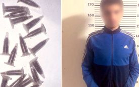 На Кам’янеччині затримали наркодилера з десятками колб із PVP