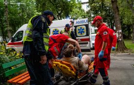 Горів балкон багатоповерхівки: у Хмельницькому врятували чоловіка