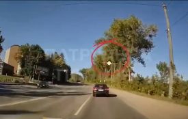 У Хмельницькому водійку оштрафували за проїзд на червоне світло (ВІДЕО)