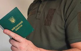 «Дав хабар, щоб не забрали в ТЦК»: зібрали судові справи на Хмельниччині