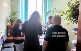 Безпідставно нарахували 800 000 гривень надбавок: судитимуть двох бухгалтерок