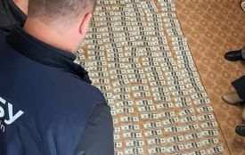 Хмельничанку затримали на хабарі $22 тисячі – обіцяла фіктивну інвалідність