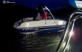 На Дністрі врятували трьох людей, човен яких зламався посеред річки