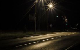 Смертельна ДТП у Хмельницькому: фургон наїхав на лежачого юнака