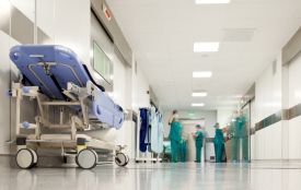 У Хмельницькому кранівник травмував колегу — буде суд