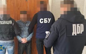 У Хмельницькому судитимуть чоловіків, які продавали зброю через інтернет