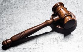 На Хмельниччині дівчина втекла з дому до хлопця — матір оштрафували