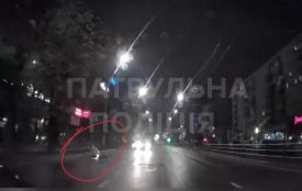 «Не впоралась із керуванням»: у Хмельницькому оштрафували п’яну водійку електросамоката (ВІДЕО)