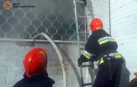 На Хмельниччині за добу сталось три пожежі: двох людей врятували