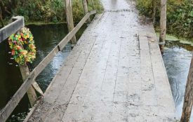 Нещасний випадок і завмерле будівництво: з’явився міст між Гречанами і Олешином