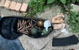У мешканця Хмельницького району вилучили бойові гранати, підривачі та сотні набоїв