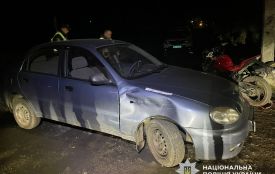 На Хмельниччині мотоцикл зі школярами зіткнувся з авто: підлітка ушпиталили