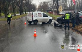 На Молодіжній зіткнулися автомобілі: один з водіїв травмувався