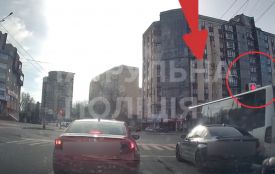 У Хмельницькому патрульні зупинили водія автобуса, який проїхав на «червоне»