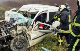 Загинув водій у ДТП на Хмельниччині. Тіло діставали рятувальники