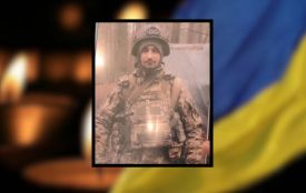 «Залишилась дитина з інвалідністю»: у Хмельницькому попрощались з воїном Юрієм Холміцьким