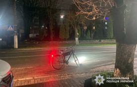 На пішохідній доріжці електровелосипед збив жінку в Дунаївцях