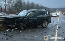 В автротрощі у Хмельницькому районі травмувалися 18-річний і 22-річна водії