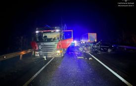 Смертельна ДТП біля Хмельницького: легковик зіткнувся з двома фурами