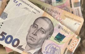 Хмельничанин прикинувся військовим та випросив 670 тисяч грн. Його покарали