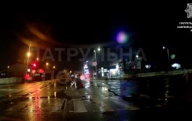 На Хмельниччині оштрафували пішохода, бо переходив дорогу поза «зеброю» (ВІДЕО)