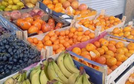 Які ціни на фрукти у Хмельницькому і звідки їх привозять