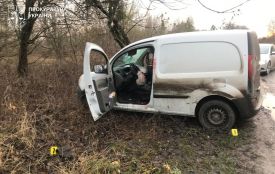 Ключ був у замку: житель Хмельниччини викрав авто і розбив його об дерево