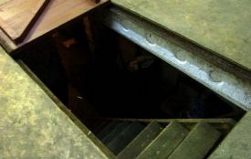 У Кам'янці рятували жінку, яка впала в погріб. Вона в лікарні