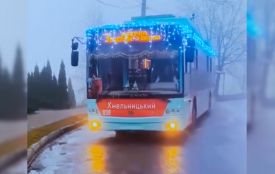 У Хмельницькому запустили святковий тролейбус (ВІДЕО)