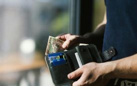 На Хмельниччині батько судився, щоб повернути сплачені сину аліменти