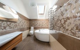 Металеві кутники у ванній кімнаті: доцільність поєднання з плиткою (новини компаній)