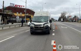 У Хмельницькому районі фургон збив пішохода: чоловіка госпіталізували
