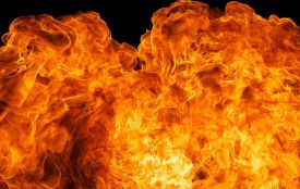 Пожежа в багатоповерхівці у Хмельницькому: врятували жінку та дітей (ВІДЕО)