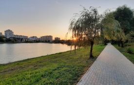 У Хмельницькому на озері обікрали хлопчика, який рибалив