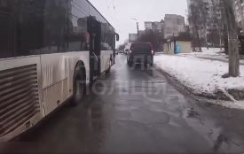 Висадив пасажирів на проїжджій частині: у Хмельницькому оштрафували водія автобуса (ВІДЕО)