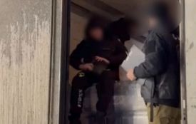 На кордоні у фурі з пивом виявили чоловіка з Хмельниччини