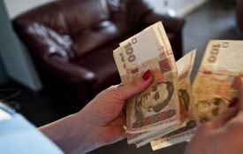 Зміни з 1 лютого: кому підвищать зарплати і що буде з тарифами