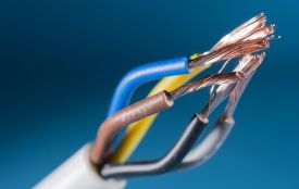 «Хмельницькобленерго» вимагало 115 тисяч гривень зі споживача без належних доказів: деталі справи