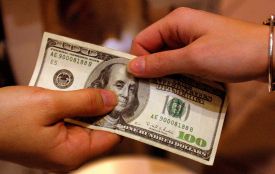 Обіцяли «бронь» за 12 тисяч доларів: суд покарав штрафом двох хмельничан