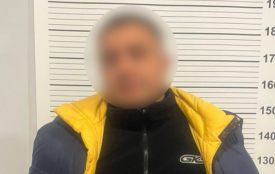 У дворі будинку пограбували 20-річну хмельничанку: нападника засудили