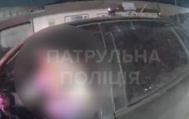 У Хмельницькому патрульні супроводили авто з породіллею до пологового