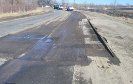 На дорогах Хмельниччини роблять ямковий ремонт: де саме