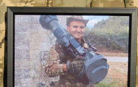 На Хмельниччині попрощалися з військовим, який загинув під час пожежі у квартирі