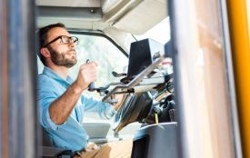 Робота за кермом у Хмельницькому: кому з водіїв обіцяють 20 тисяч, а кому — 70