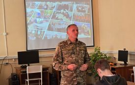 Президент нагородив орденом добровольця та викладача з Хмельниччини