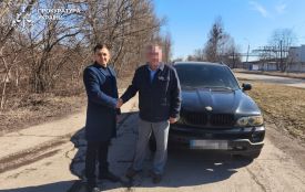 На Хмельниччині BMW із кримінального провадження передали військовим