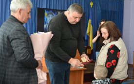На Хмельниччині рідним Героїв вручили державні відзнаки (ІМЕНА)