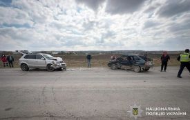 Водій в реанімації: на Хмельниччині зіткнулися Hyundai і ВАЗ