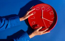 Цієї ночі переводимо годинники: деталі переходу на літній час